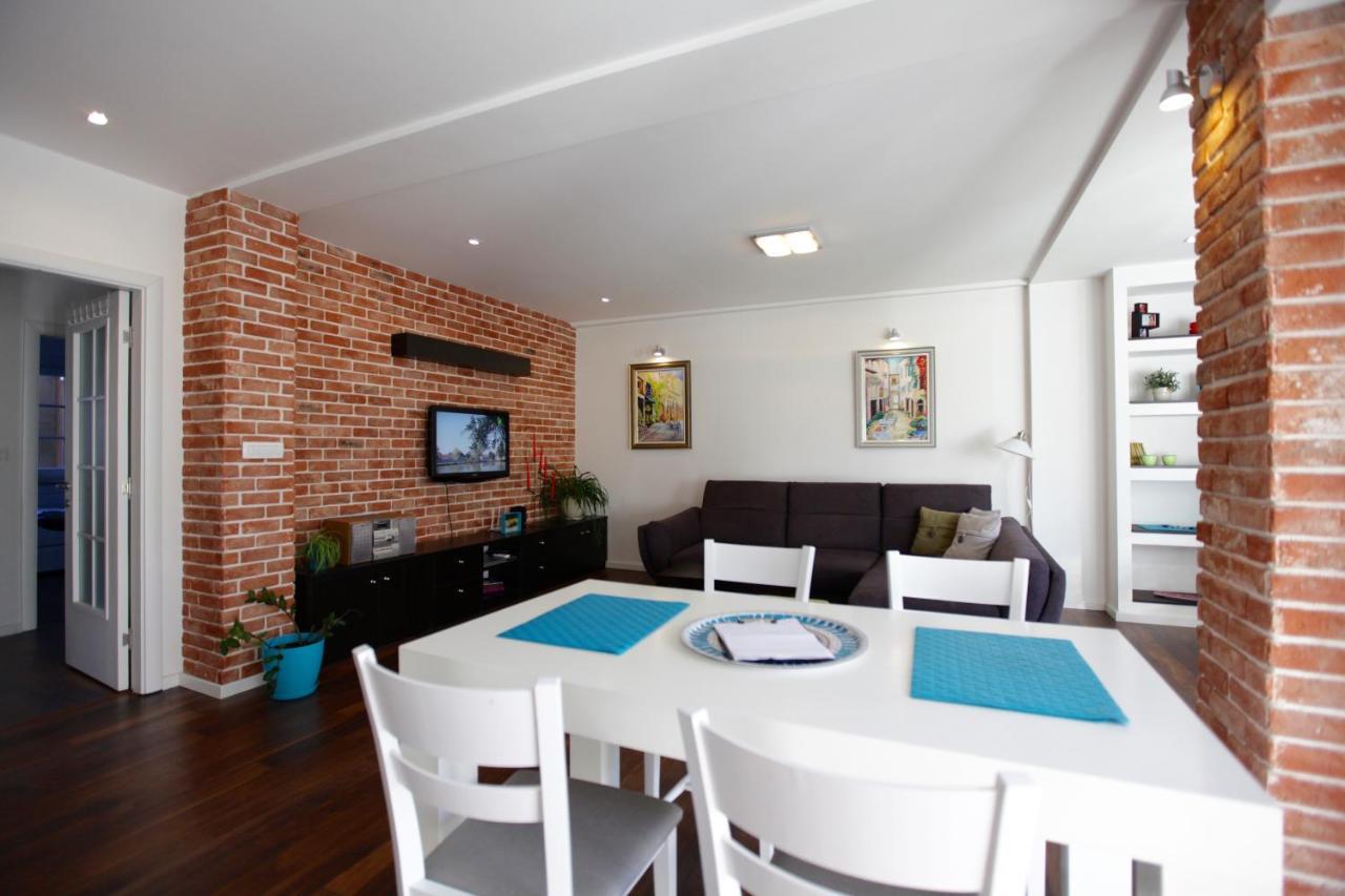 Brick Apartment On Macedonia Pedestrian Street Skopje Eksteriør bilde